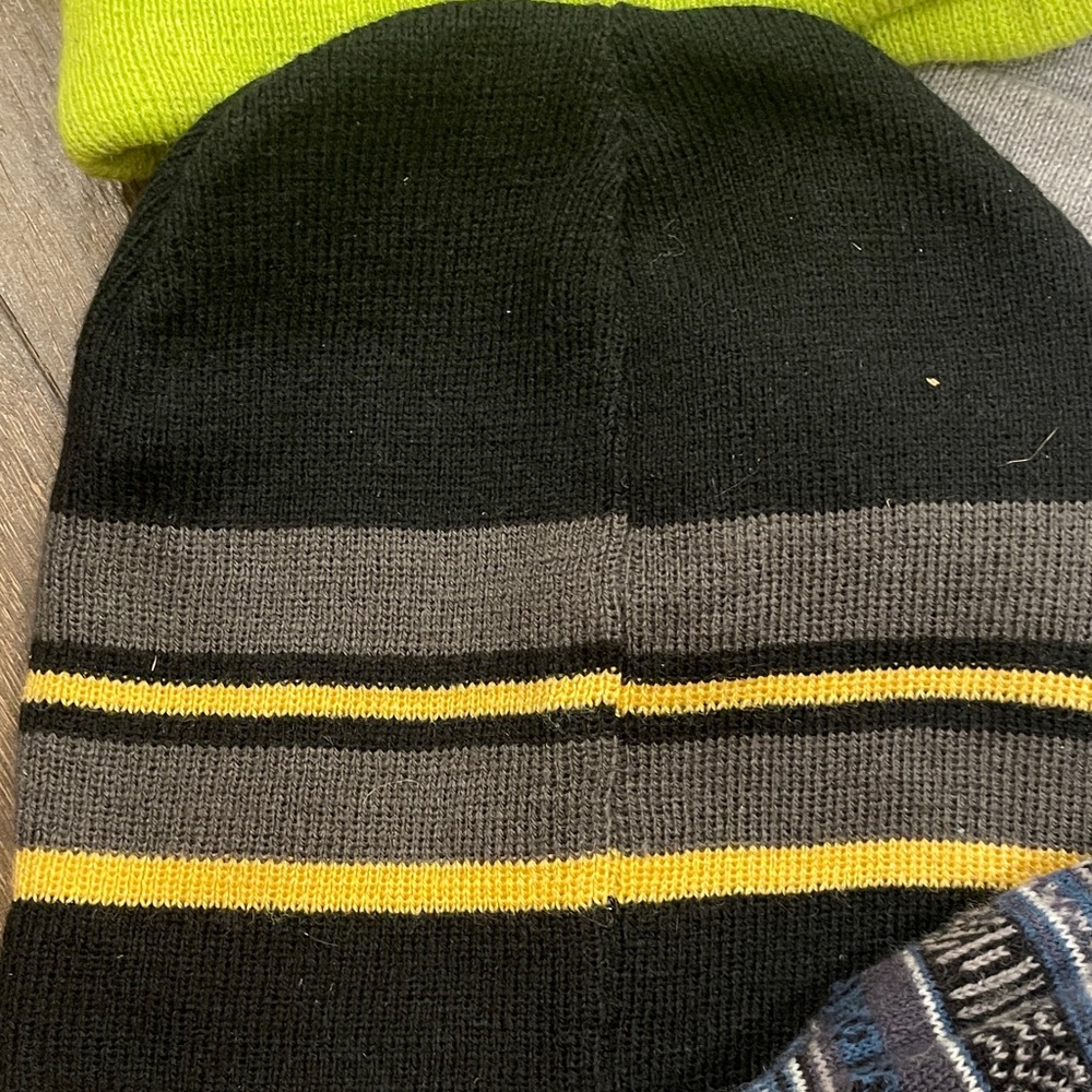 Carhartt Gray Kids Beanie Bundle - Picture 3 of 15